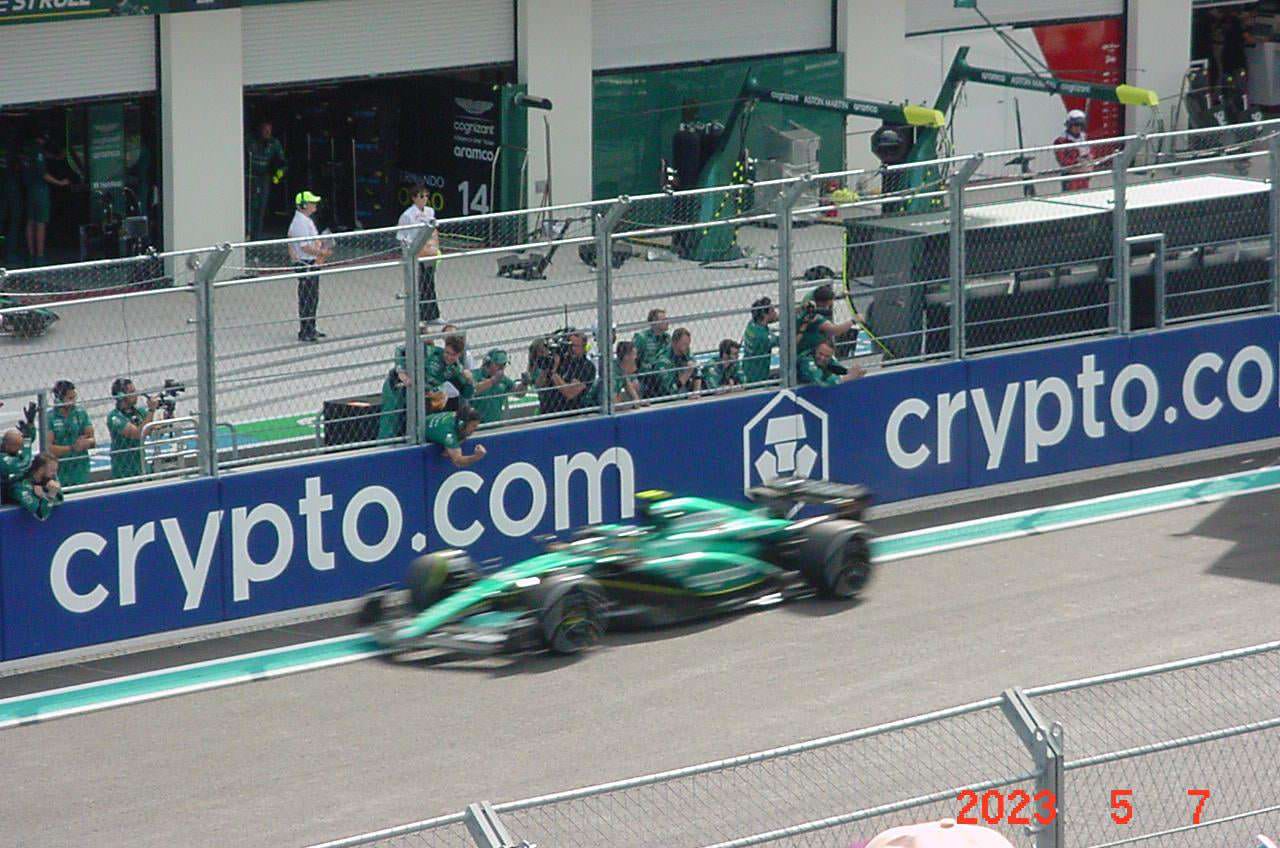 F1 Bans Fan's 'Pro' Camera, So He Brings a Floppy Disk Camera Instead ...