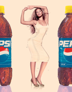 Beyoncé Wore Her Photographer’s Jeans on Her Iconic First Album Cover ...