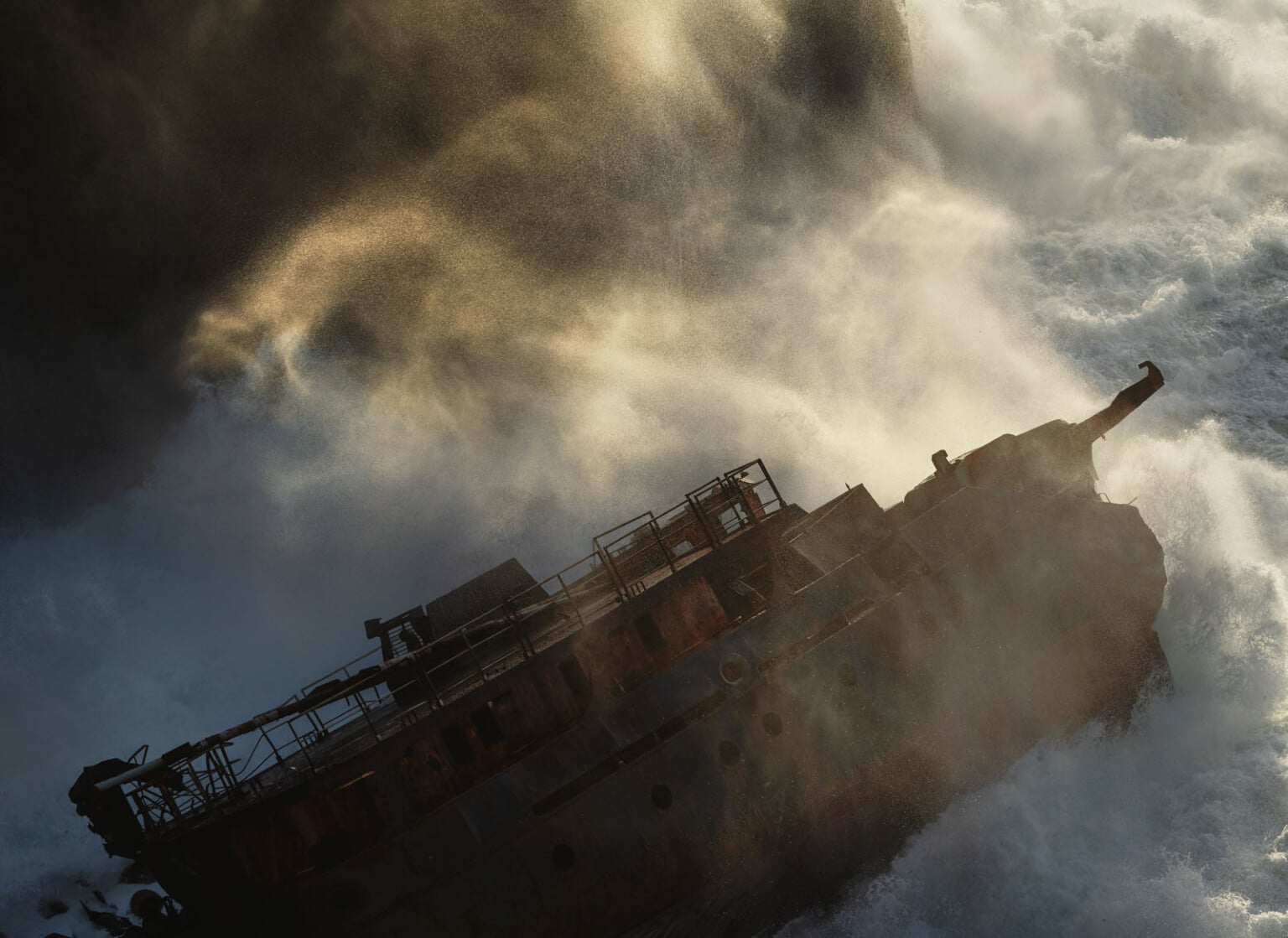 A Photographer's Journey Capturing the Beautiful Violence of the Ocean ...