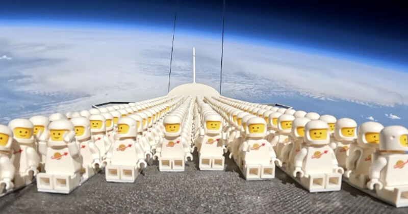 Astronautes Lego volant dans l'espace