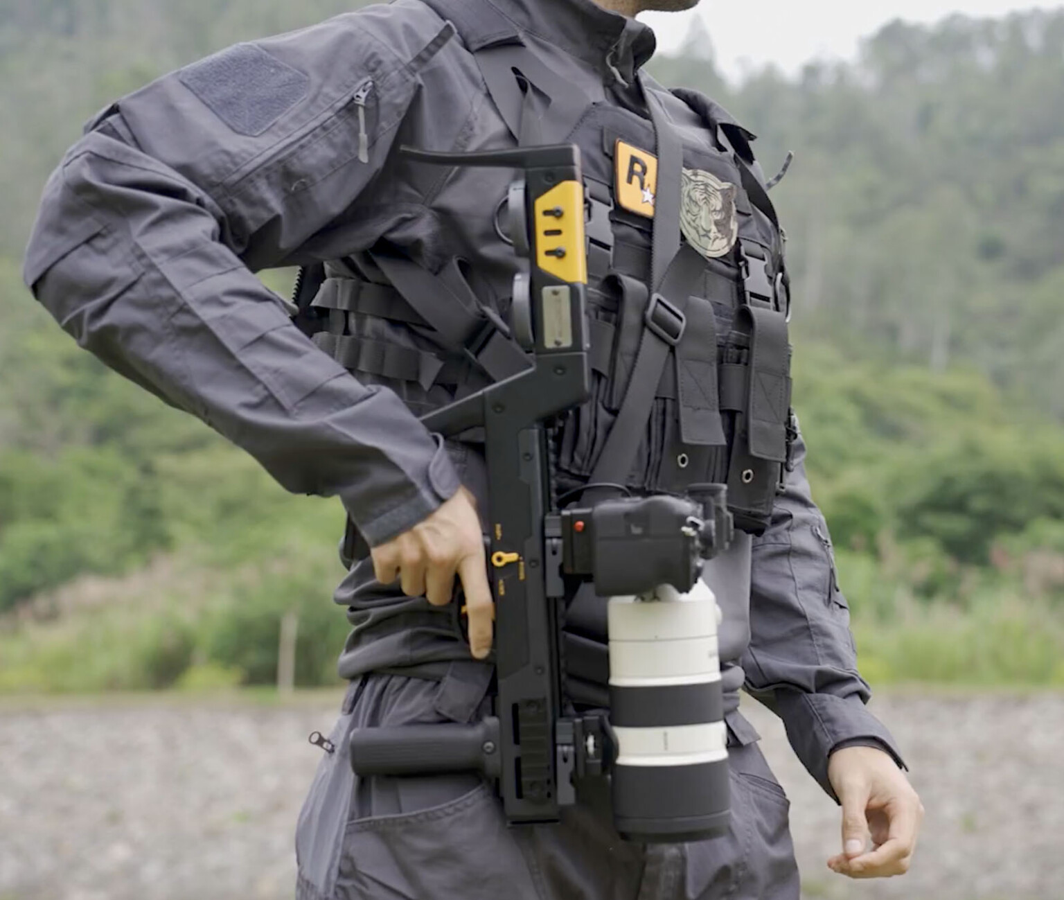 Stockcam is a Camera Cage That Takes 'Shooting' Pretty Literally ...