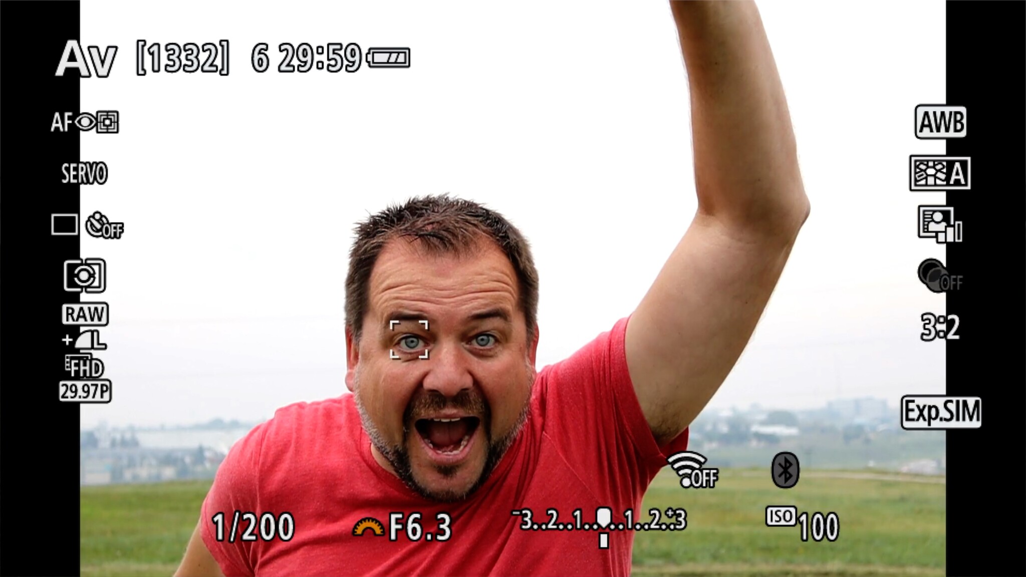 Canon EOS R100 Review: It Feels Like an Old Camera, and Not in a Good ...