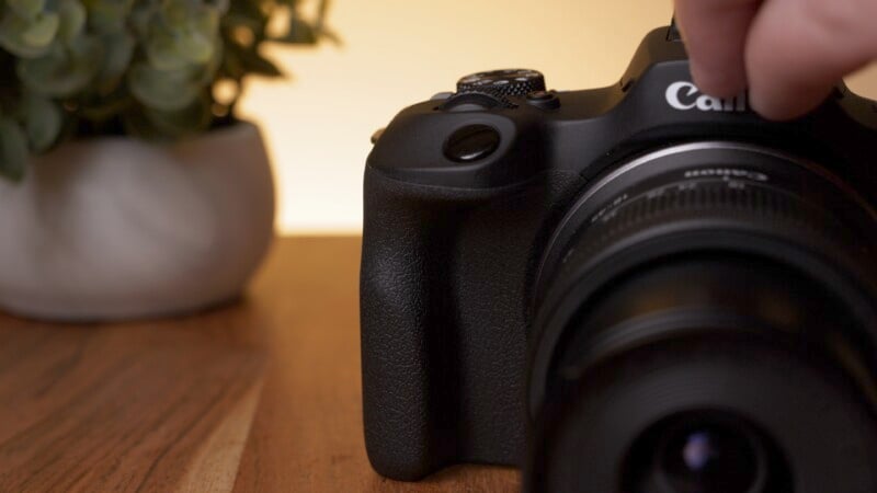 Canon EOS R100 Hands-on Review - Camera Jabber