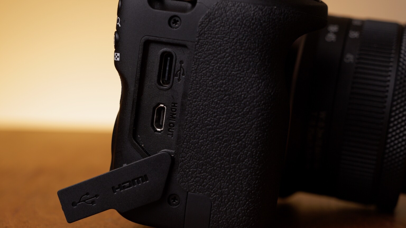 Canon EOS R100 Review: It Feels Like an Old Camera, and Not in a Good ...
