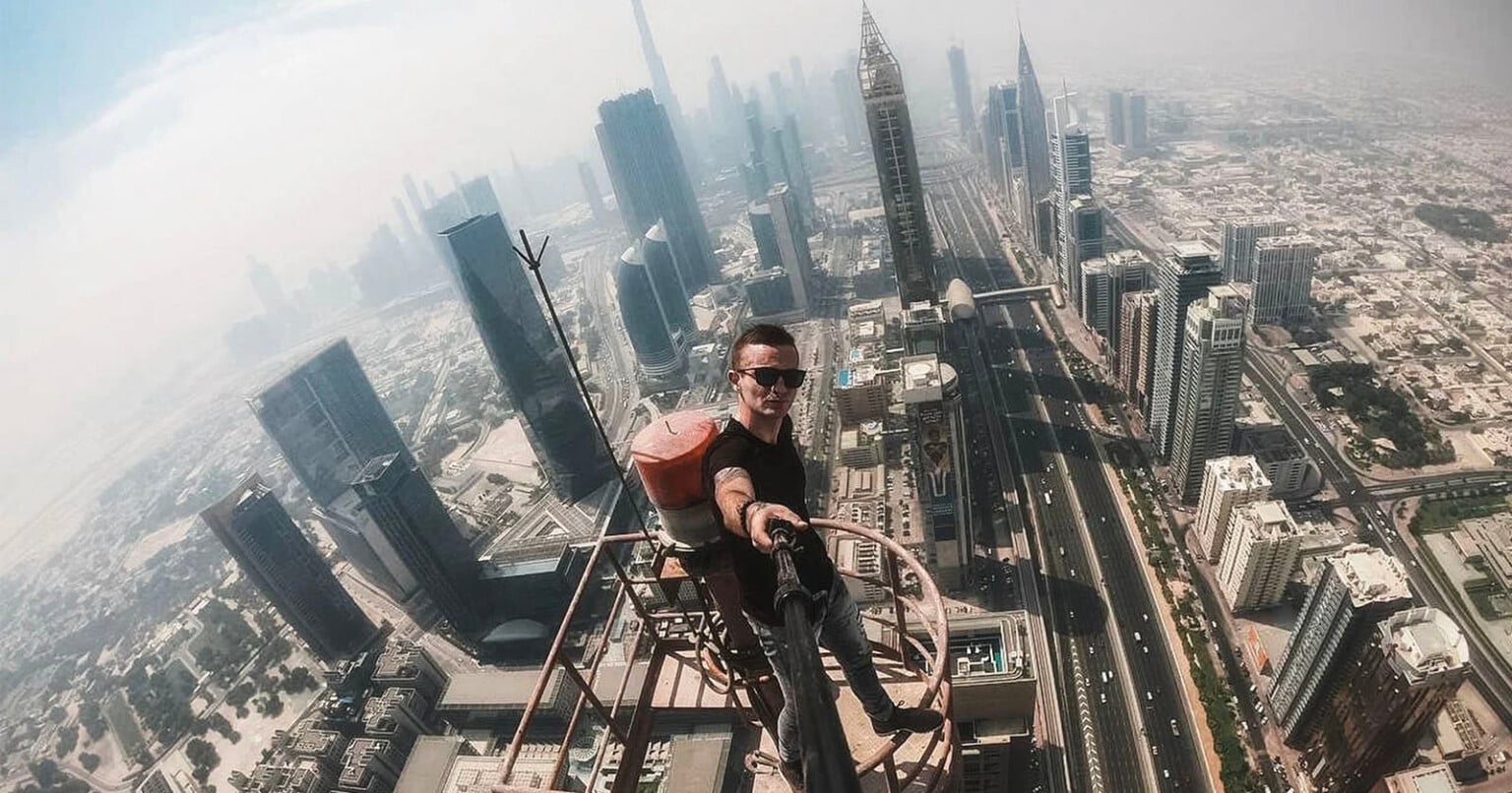 Daredevil Photographer Dies After Falling Off Skyscraper in Hong Kong ...