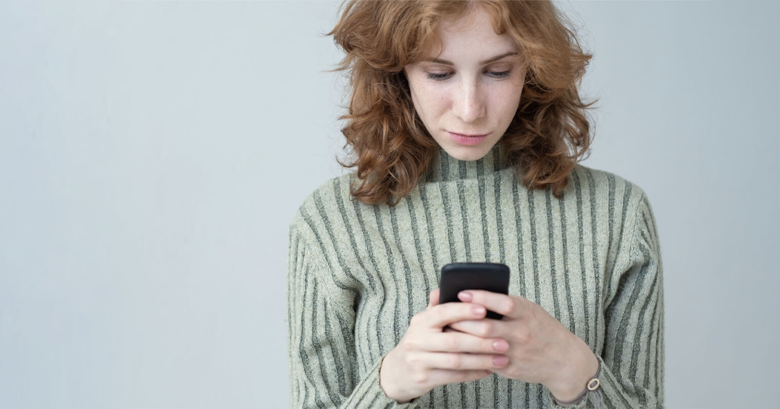Passively Scrolling Instagram Can Make You Anxious and Depressed, Study ...