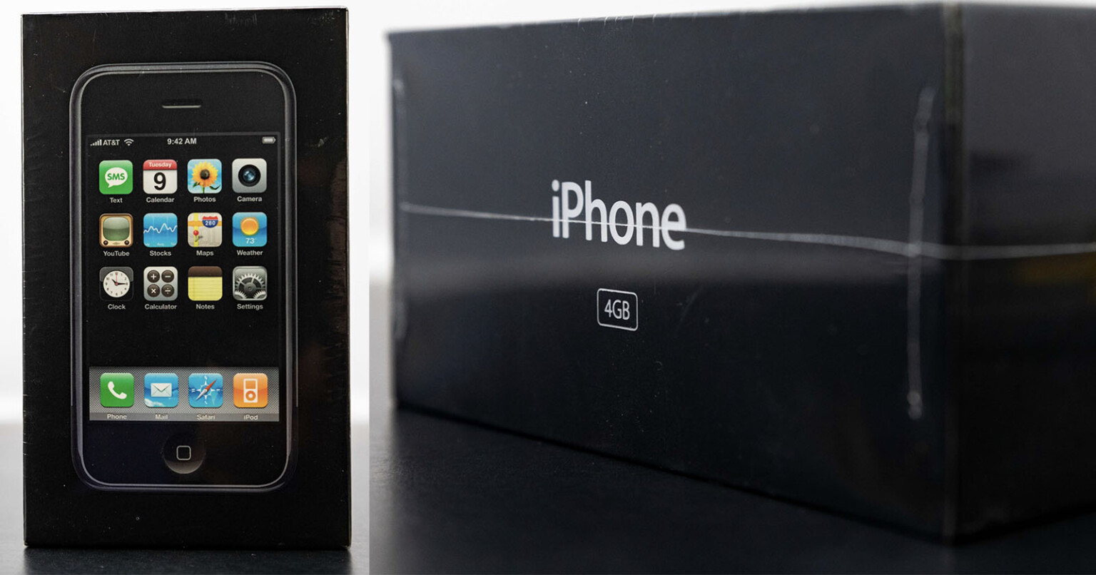 Unopened, First-Generation iPhone Sells for $190,000 | PetaPixel