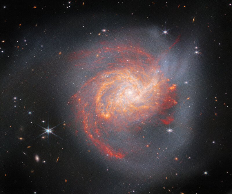 NGC 3256 Télescope spatial James Webb