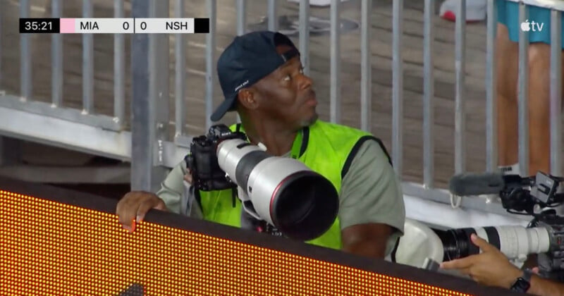 Ken Griffey Jr. Is a photographer at the Arizona Cardinals game : r/baseball