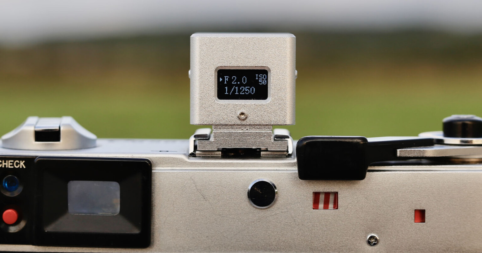 The New Keks KMQ is a Sugar CubeSized OLED Shoe Mount Light Meter