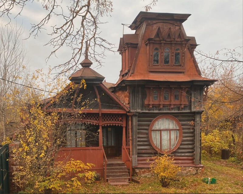 Photographer Captures Dacha, Russian Cottages of Another Era | PetaPixel