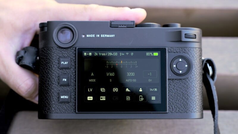 Leica M11-P back LCD panel