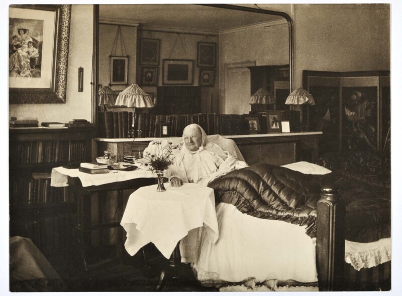 Florence Nightingale in bed
