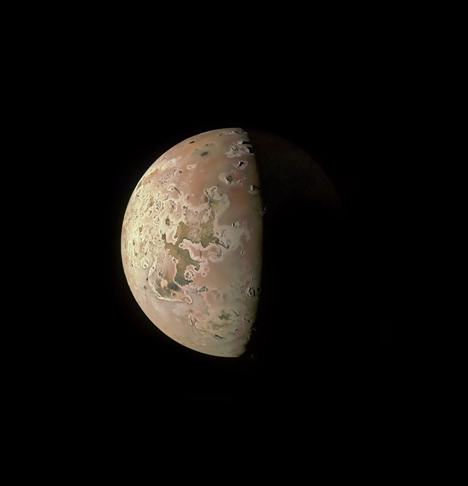 Juno spacecraft Io flyby