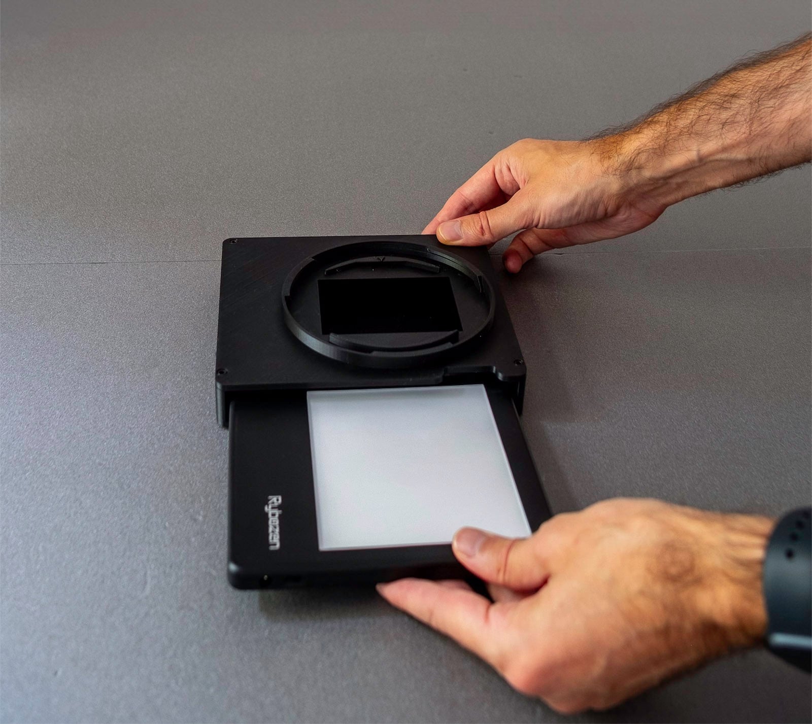 The BlackBox 120 Uses a Digital Camera To Scan Medium Format Film ...