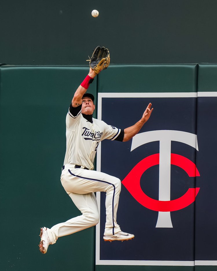 Pro Baseball Photo Competition Announces Inaugral Winners | PetaPixel