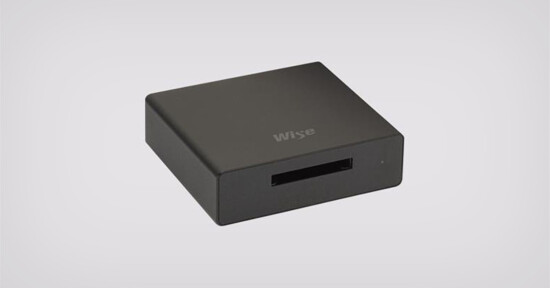 Wise USB4 CFexpress 4.0 Type B card reader