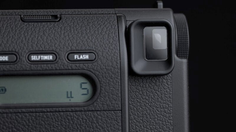 Fujifilm Instax SQ40 Instant Camera Has a Retro Design and Square