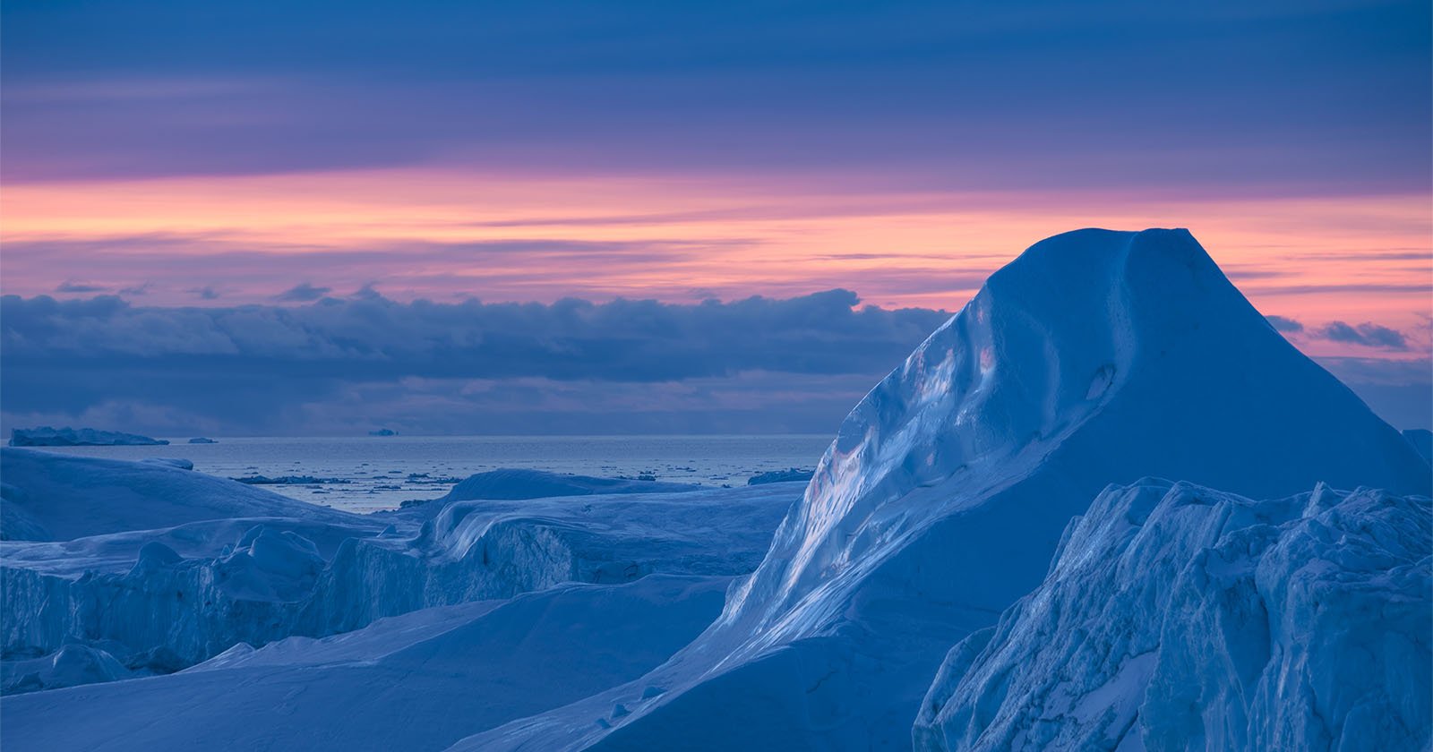Beautiful Timelapse Shows the Seasonal Journeys of Arctic Icebergs