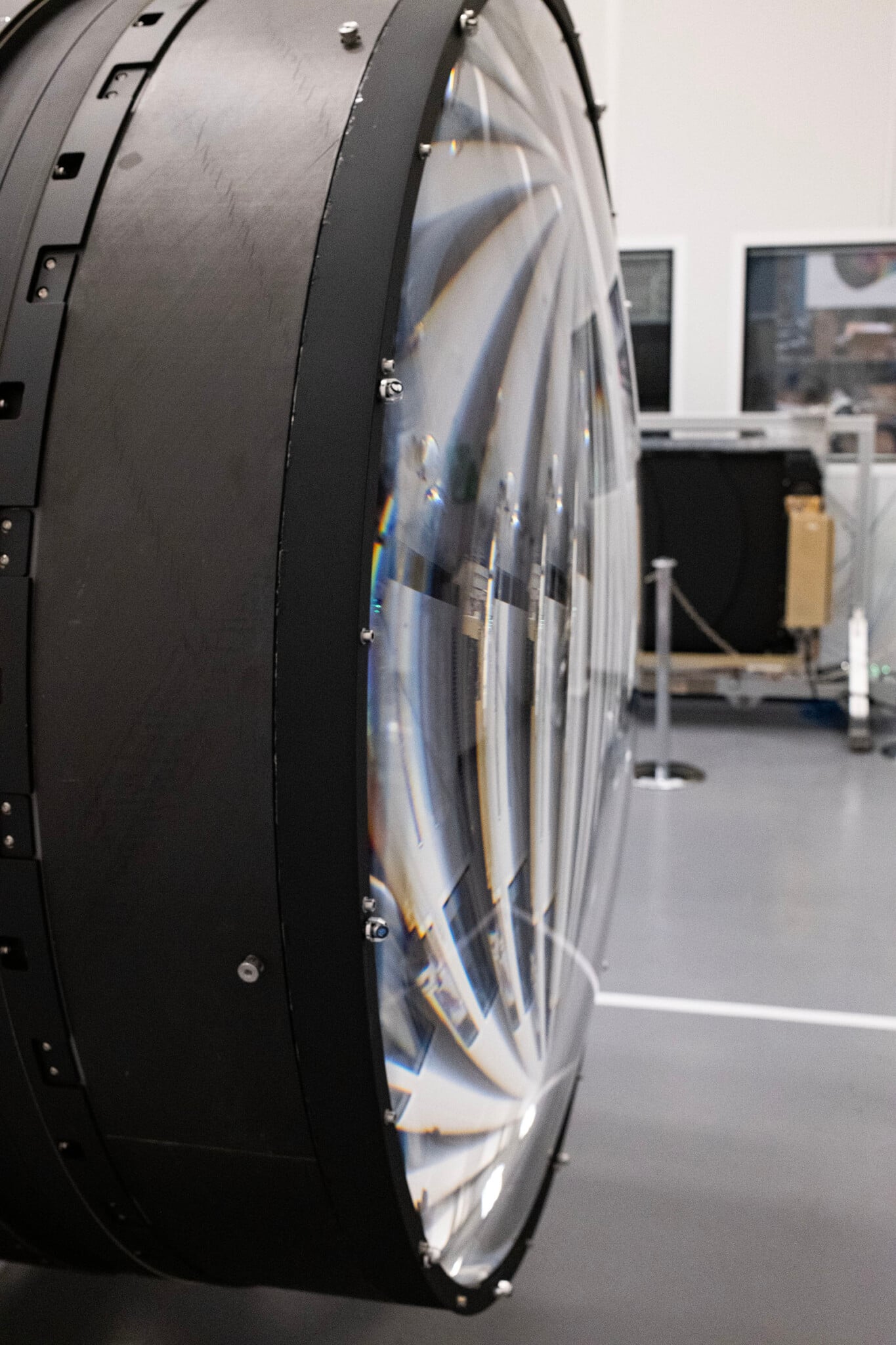 The Biggest Digital Camera Ever Made: 6,600 Pounds and 3,200 Megapixels ...