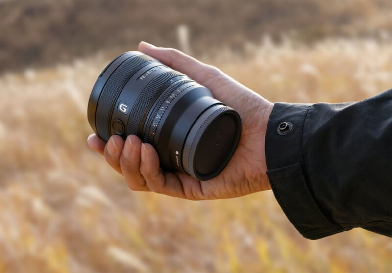 Sony FE 16-25mm f/2.8 G full-frame wide-angle zoom lens announced