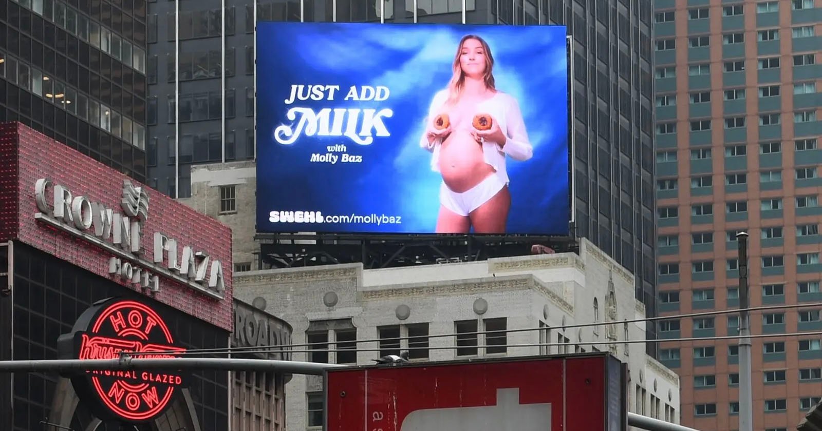 ‘Inappropriate’ Photo of Pregnant Woman is Pulled From Times Square