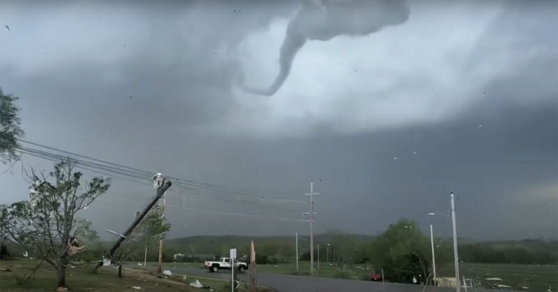 Video of Tornado in Los Angeles Shows Extremely Rare Weather Phenomenon ...