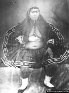 Thousands of Historical and Unseen Photos of Persia Leaked Online