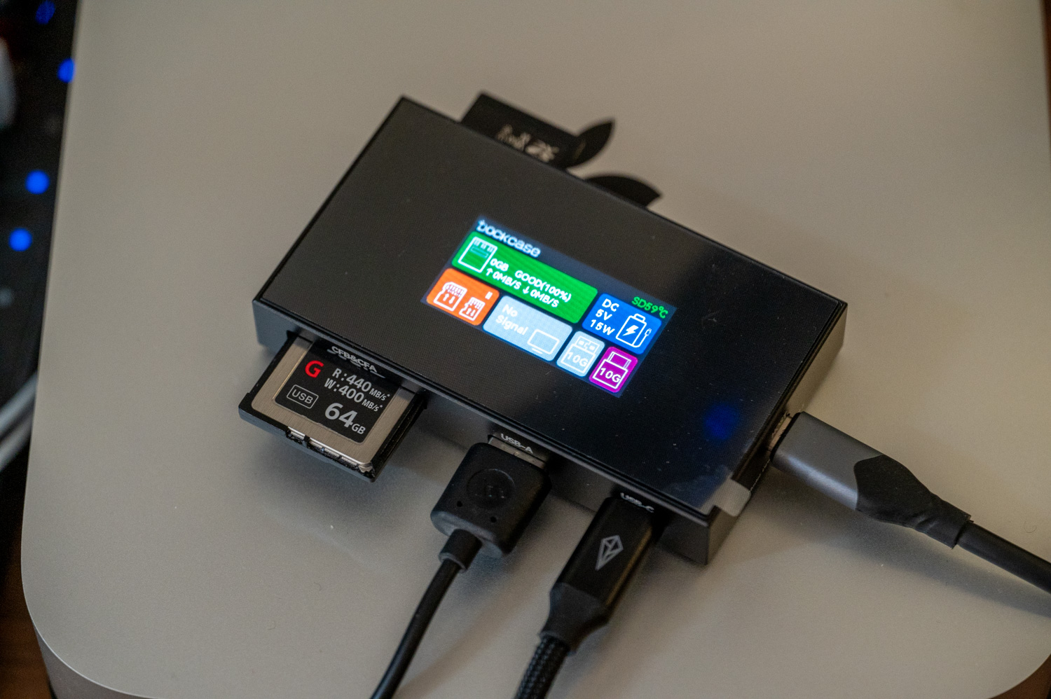 Dockcase Studio Smart Hub Review: Eight Ports in One Small Dock | PetaPixel