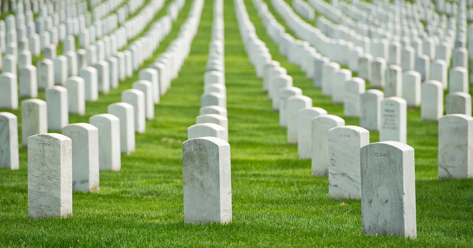 Trump Campaign Under Fire for Arlington Cemetery Photo Op