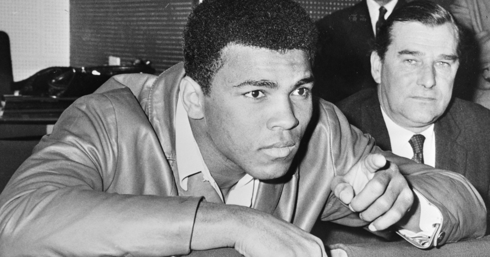 Muhammad Ali’s Photographer Claims Agency Used His Photos of Boxer After Contract Expired