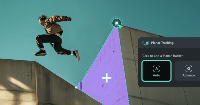 A person in mid-air jumps between two concrete structures against a clear blue sky. On the right, a digital overlay displays options for planar tracking with buttons labeled "Auto" and "Advance.