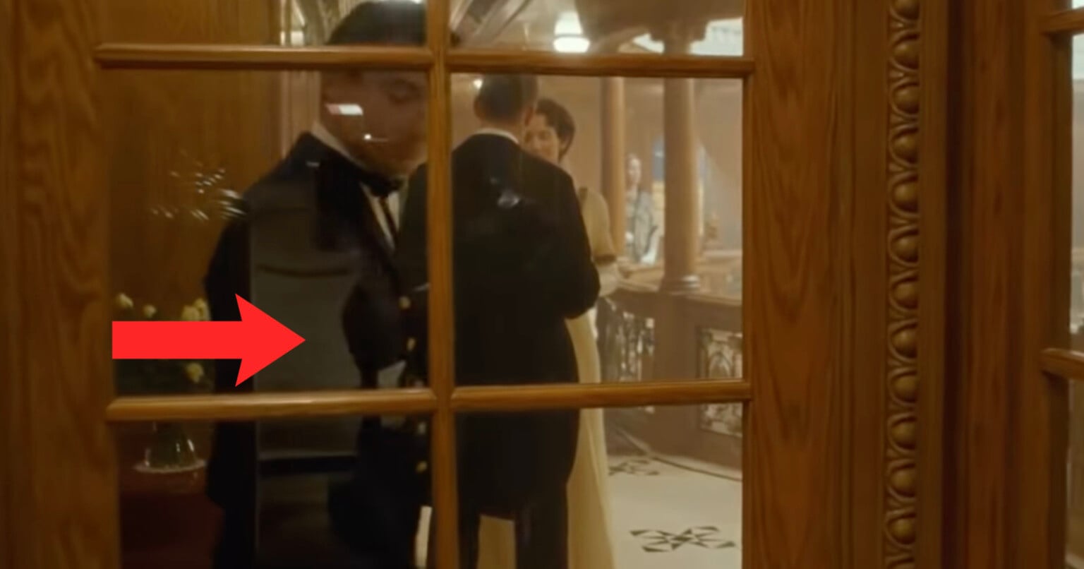 Cameraman Spotted in Iconic 'Titanic' Scene | PetaPixel