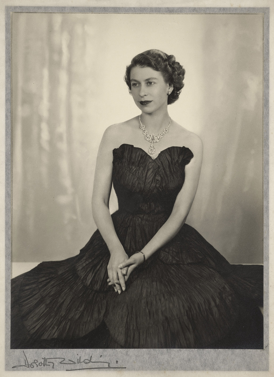 A Century of Rare Royal Portraits Are on Display in Edinburgh ...