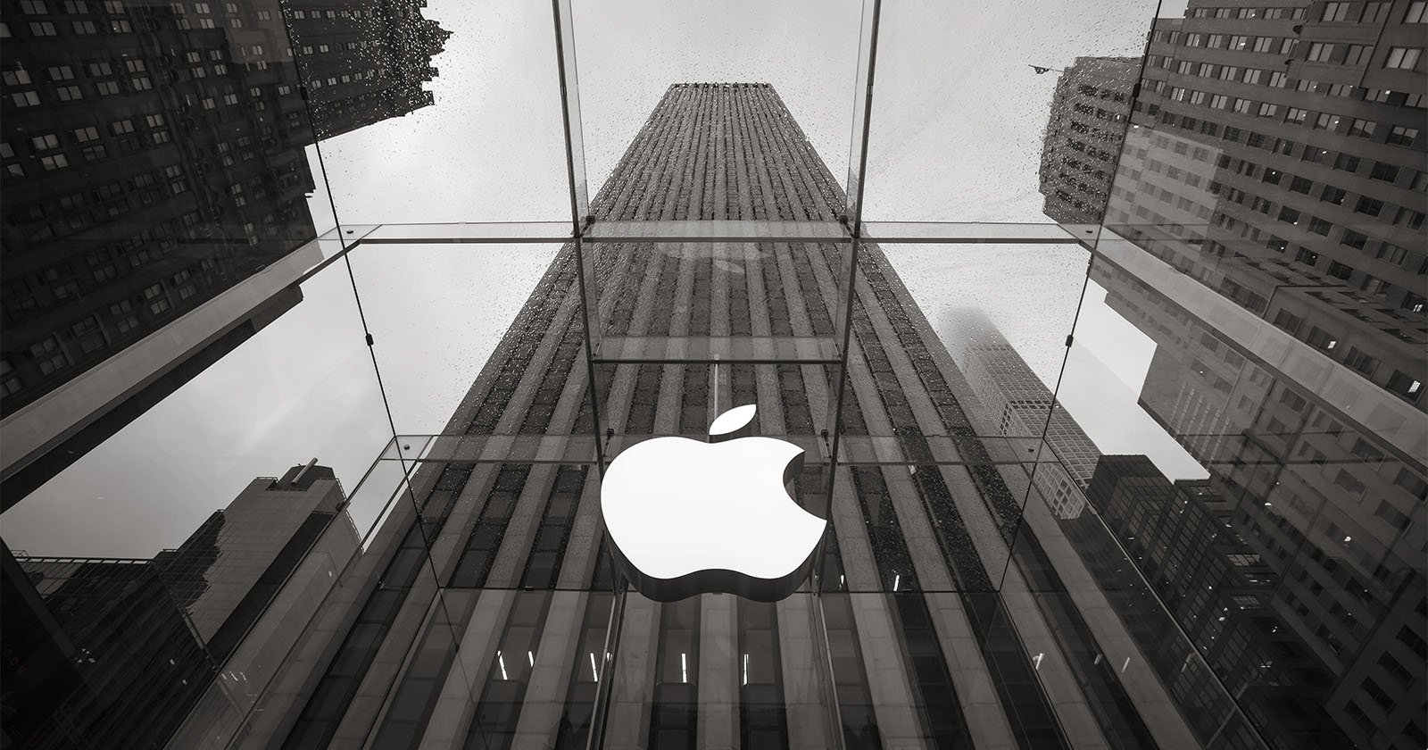 Trump Threatens Apple With ‘At Least 25%’ Tariff if Company Does Not Make iPhone in the US