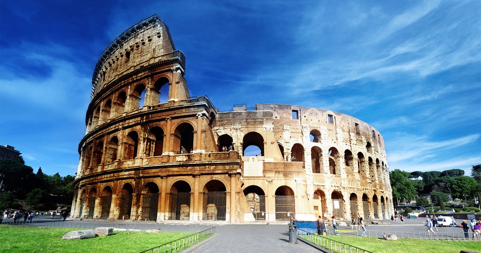 Roman Colosseum Tourist Impaled on Spiked Fence While Trying to Get a Photo
