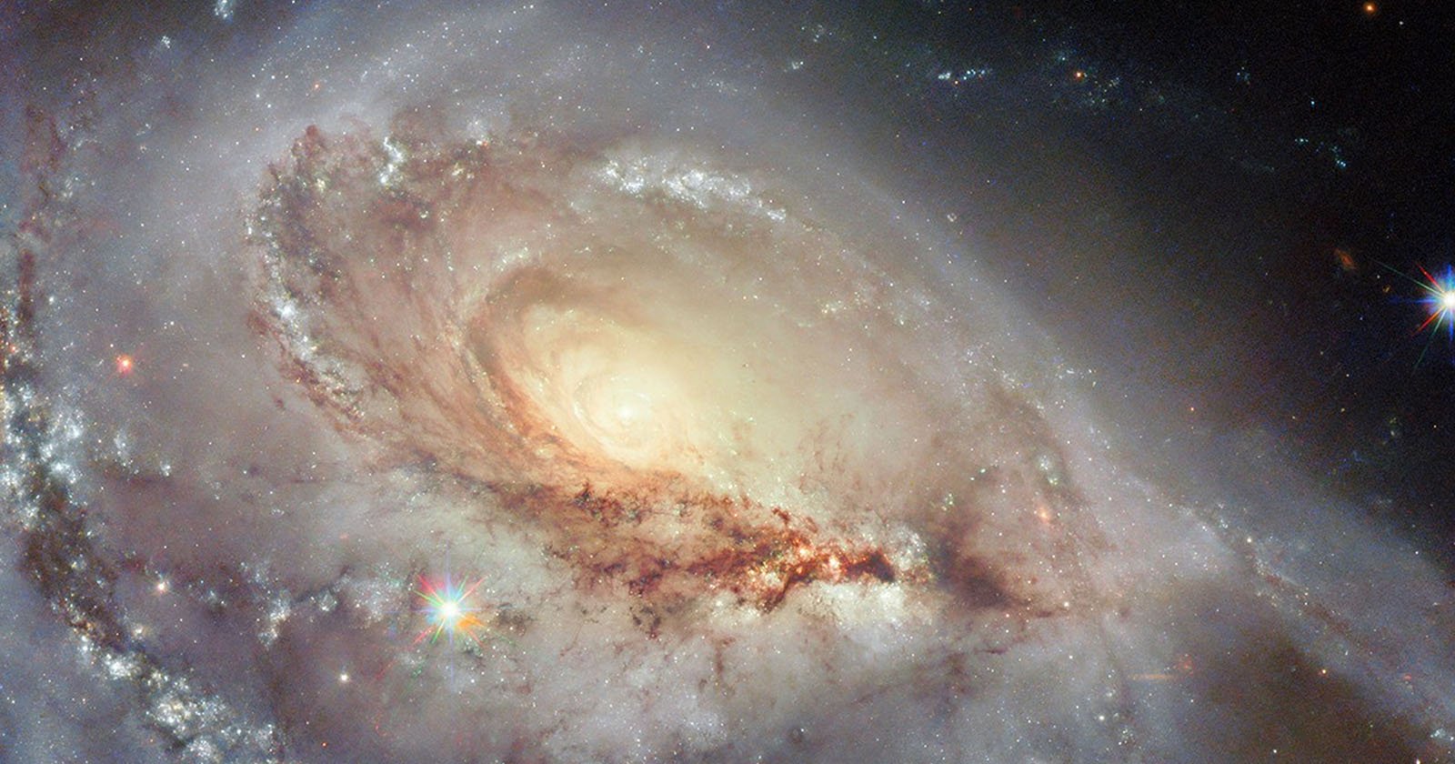 Hubble’s Latest Portrait of a ‘Peculiar’ Galaxy Looks Almost 3D