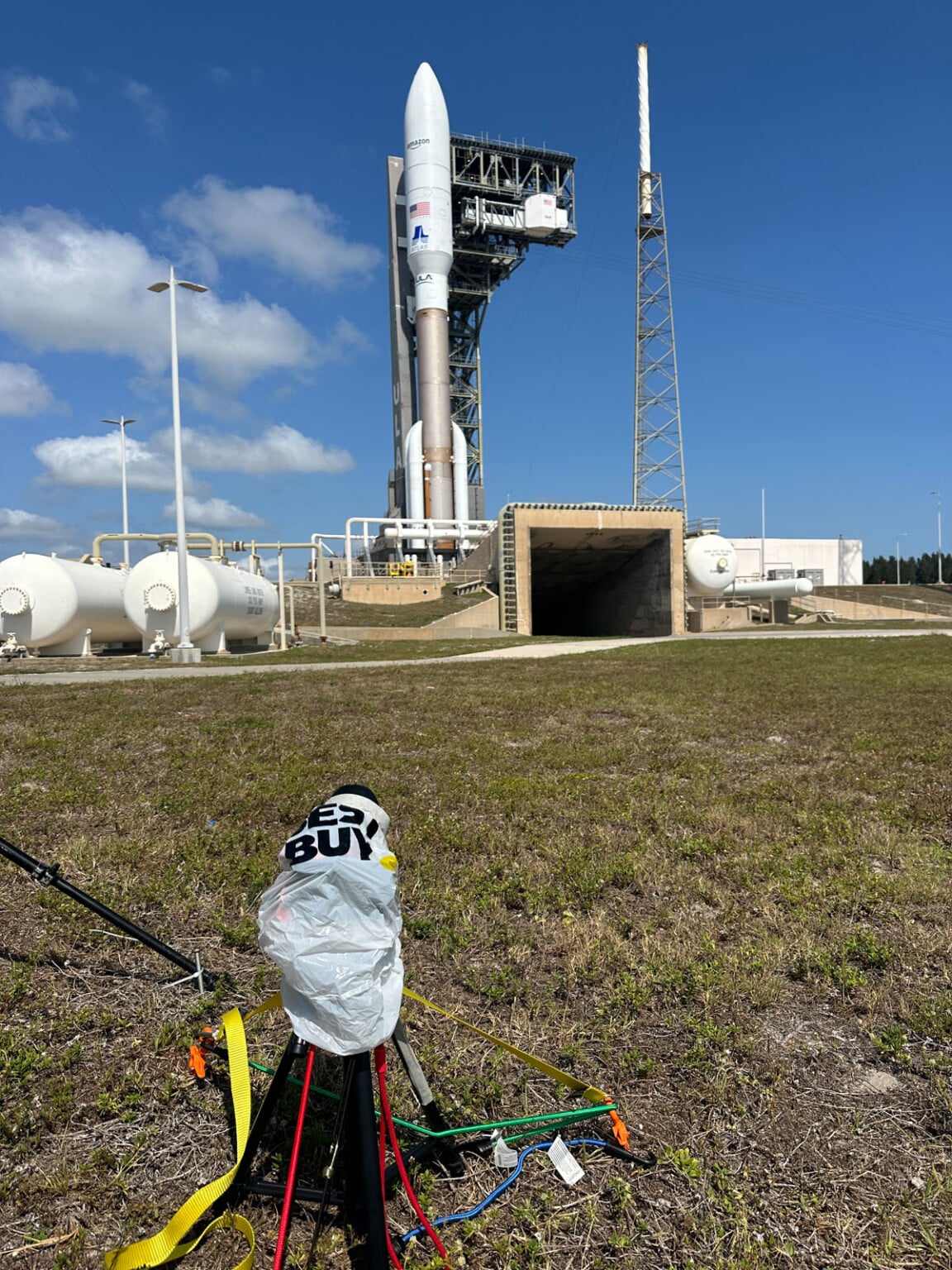 Photographer's Lens Destroyed Capturing Amazing Close-Up Rocket Launch ...