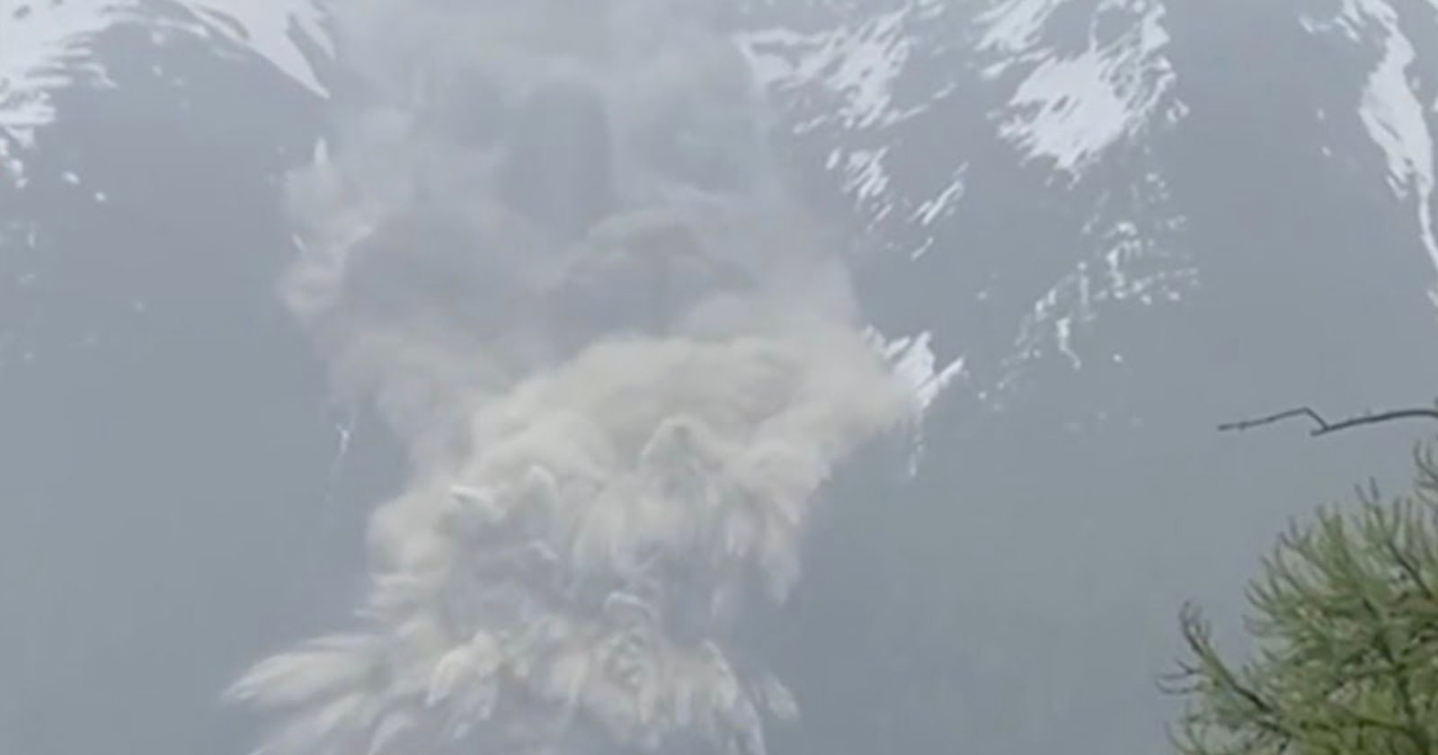 Camera Captures Massive Glacier Break That Buried Swiss Town