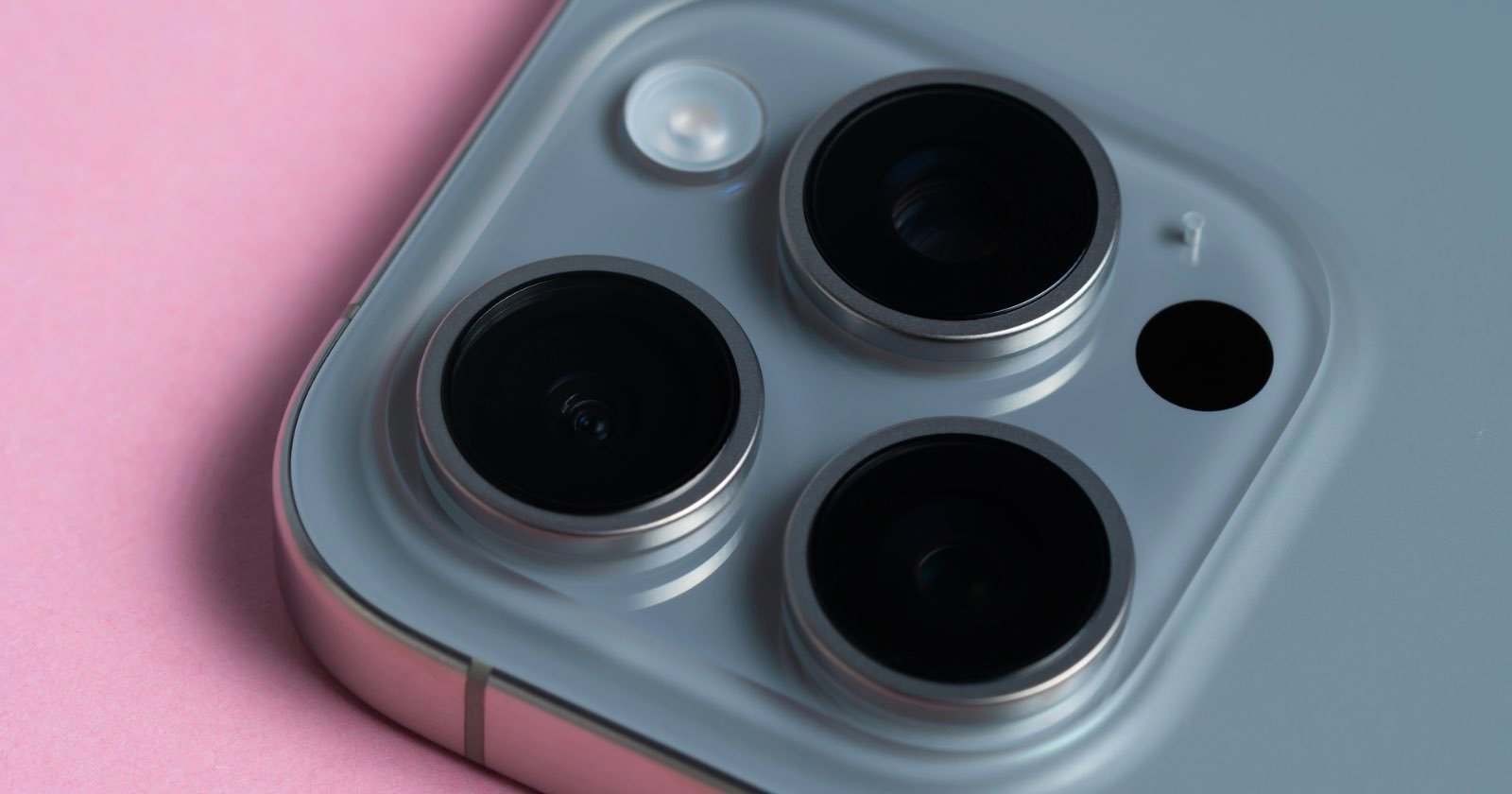 Apple Will Tell You When Your iPhone Camera Lens Needs Cleaning in iOS 26