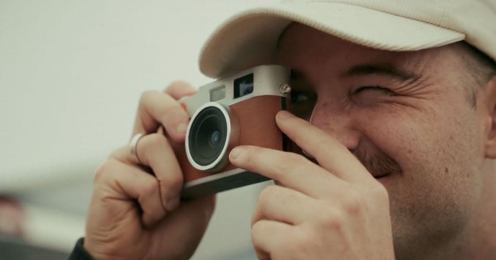 Echolens Camera Combines the Spirit of Analog and the Performance of a Vintage Digicam