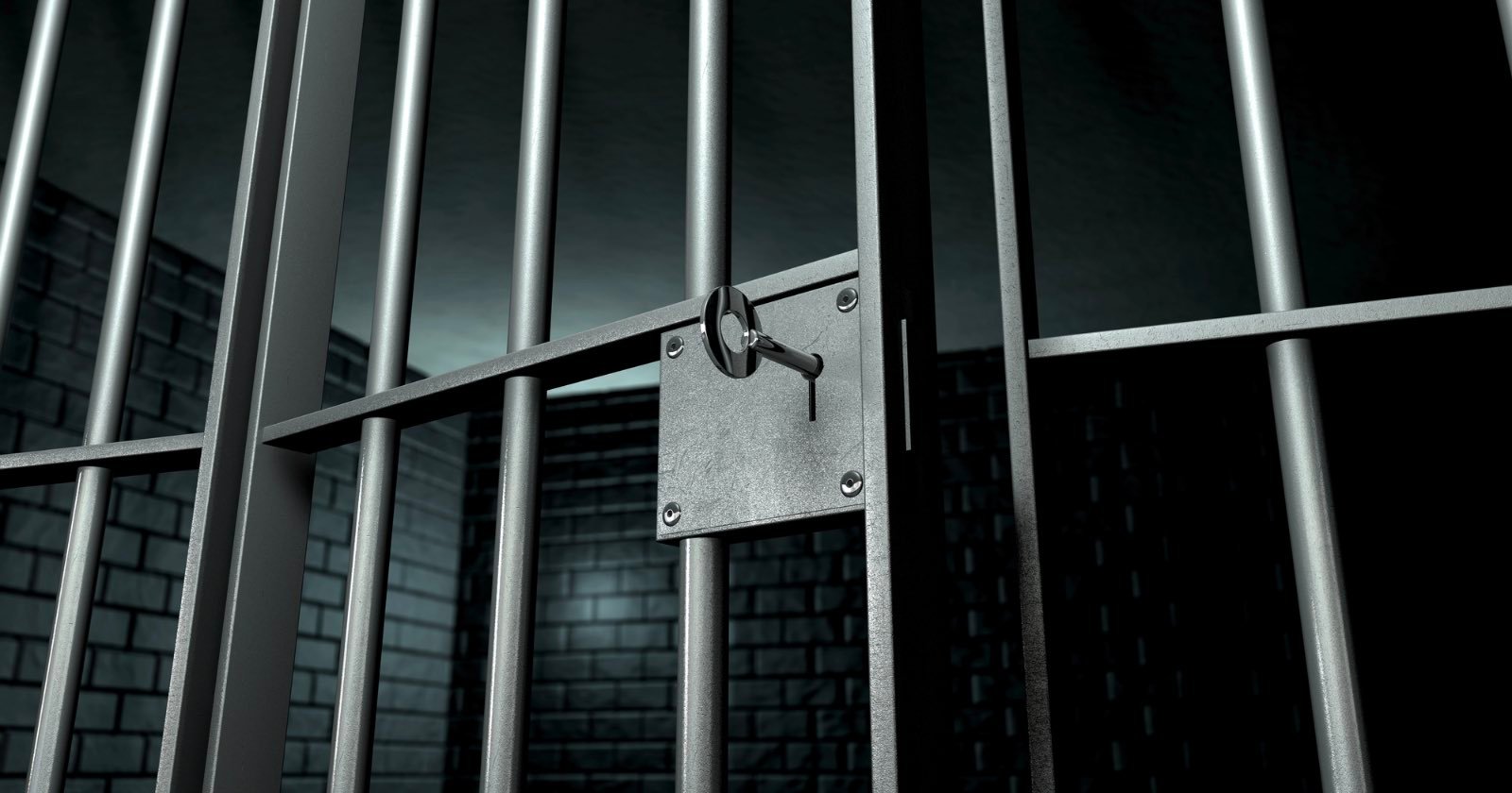 Urbex Photographer Accidentally Locks Himself in Cell in Abandoned Prison