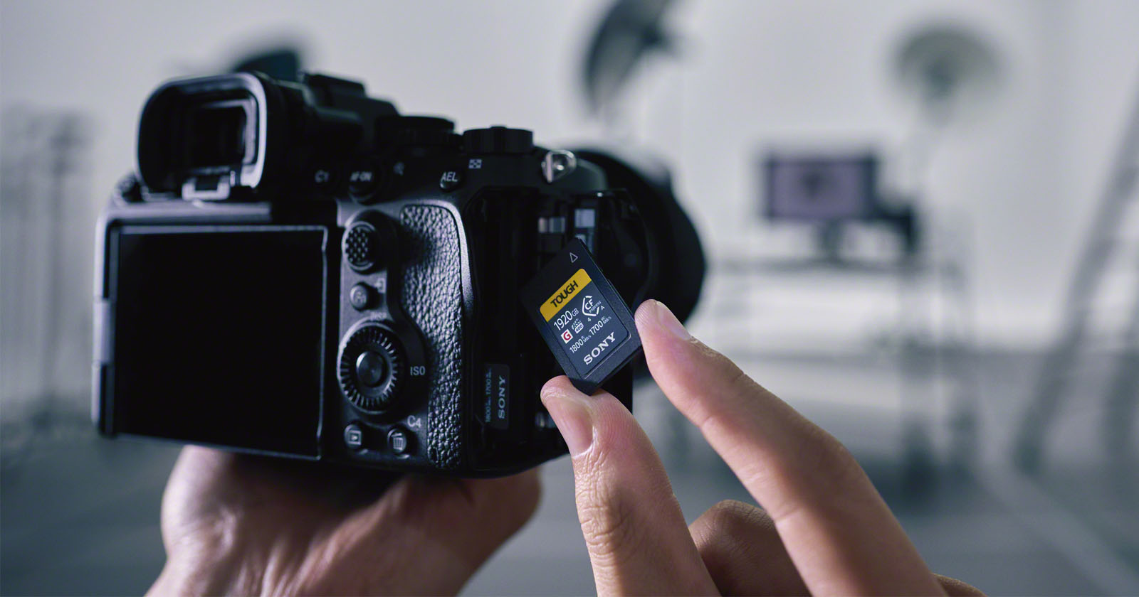 Sony Finally Upgrades Its CFexpress Cards, Doubling Their Peak Speeds