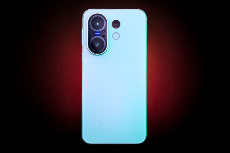 https://petapixel.com/assets/uploads/2025/08/Vivo-X200-FE-back-2-800x534.jpg
