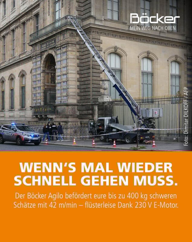 A moving lift is extended to an upper window of a historic building, next to parked police cars and traffic cones. The text advertises the Böcker Agilo electric lift for quickly transporting heavy items.