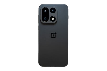 OnePlus 15 Review: Camera Conundrum | PetaPixel