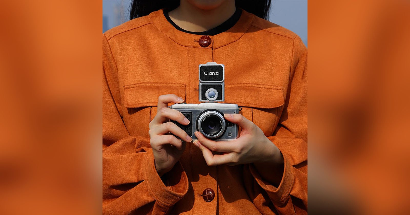 Ulanzi’s Waist-Level Viewfinder Brings a Retro Experience to Modern Cameras
