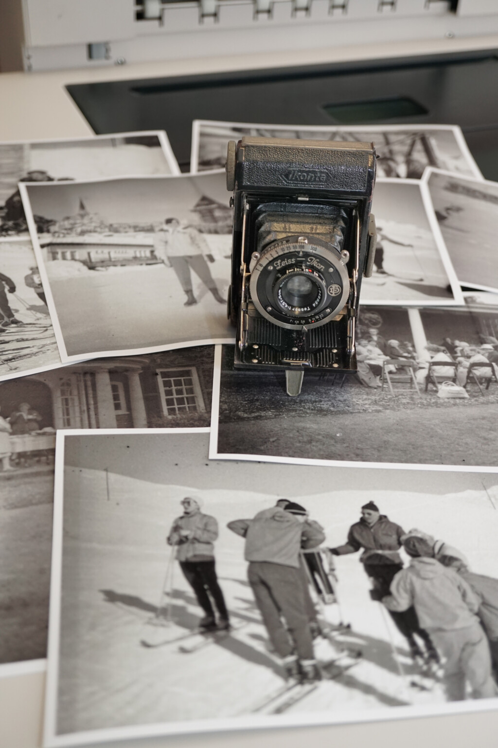 Photographer Discovers 70-Year-Old Undeveloped Film Inside $13 Second ...