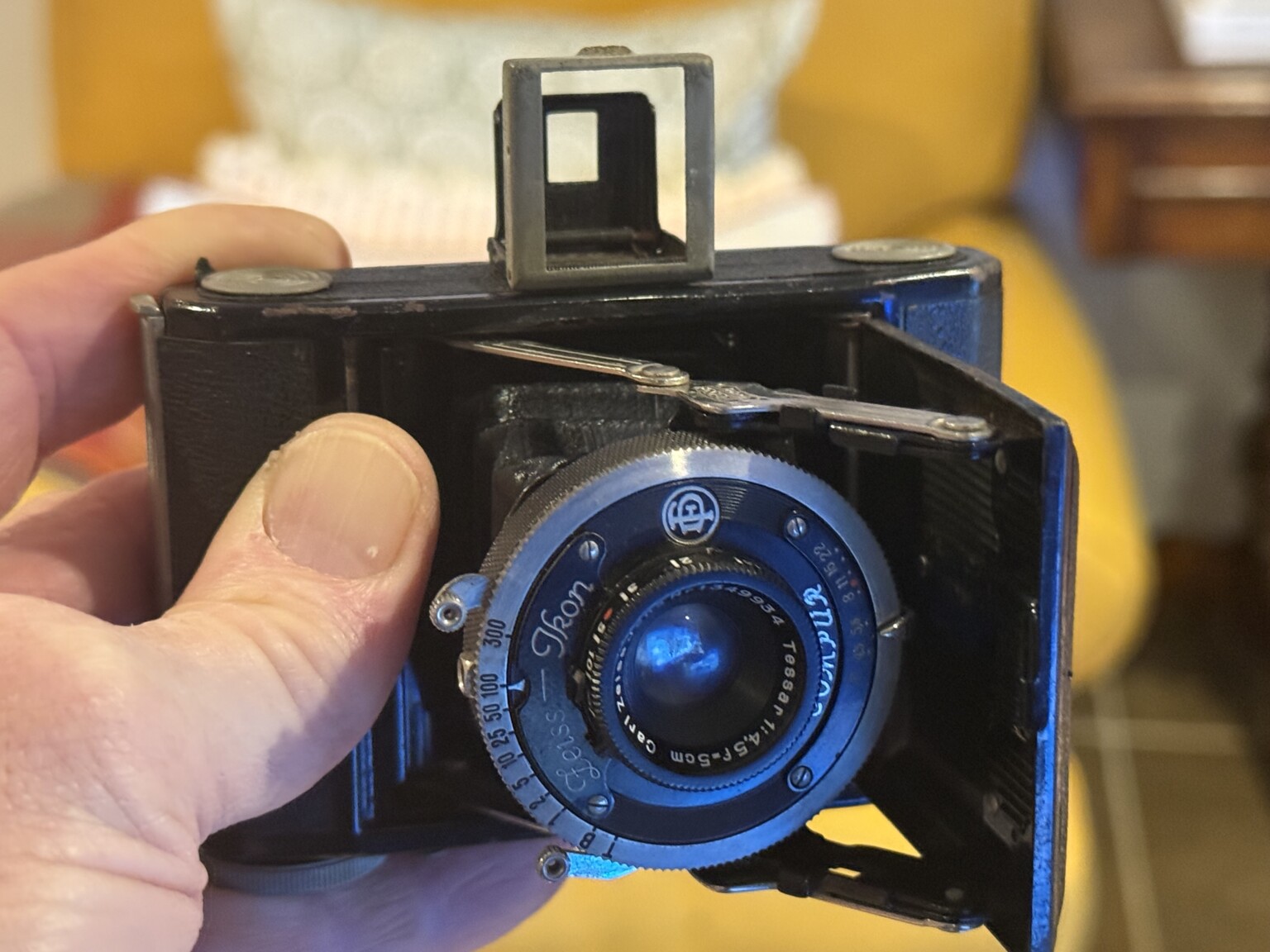 Photographer Discovers 70-Year-Old Undeveloped Film Inside $13 Second ...
