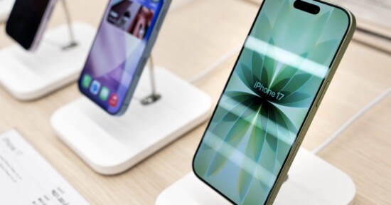 apple iphone 17 sales